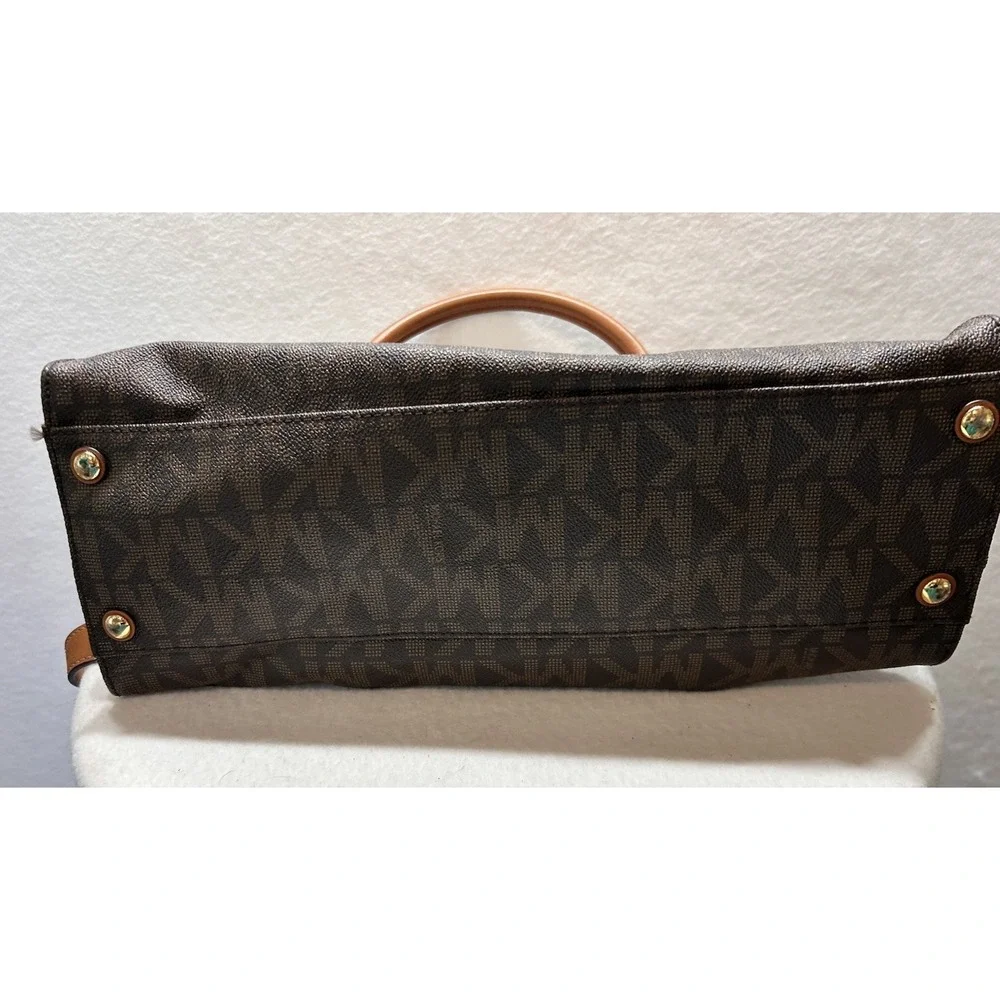 MICHAEL KORS Hamilton Large Shoulder Tote Monogram Brown Bags